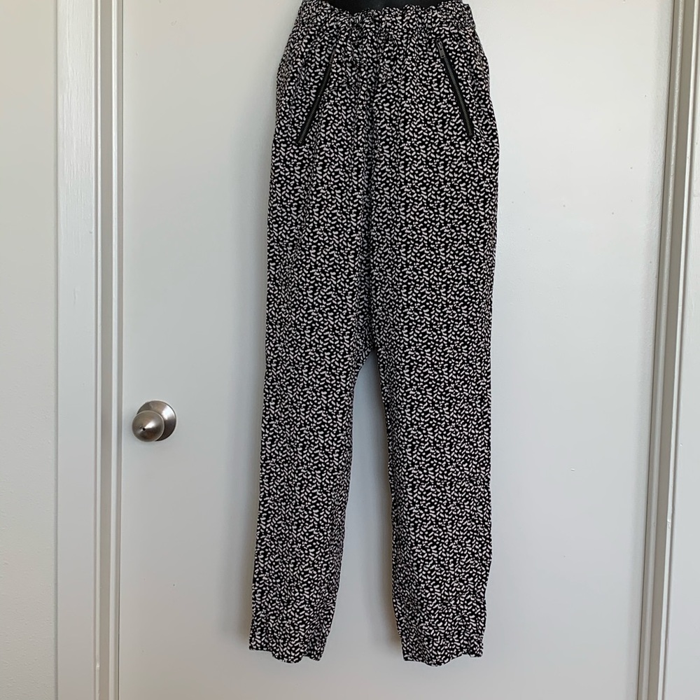 🦋3/$20🦋 Gap Printed Casual Pants